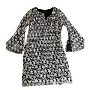 Dress barn B&W dress. Sz  small! Scalloped bottom & cute‎ bell sleeve with slit.
